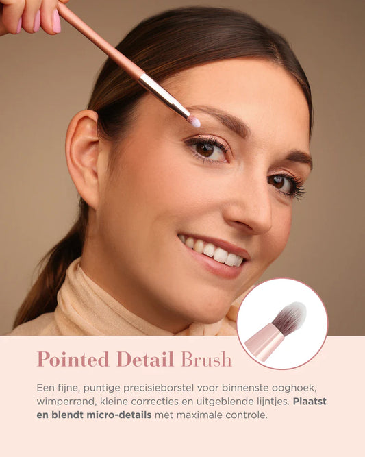 Pointed Detail Brush 21